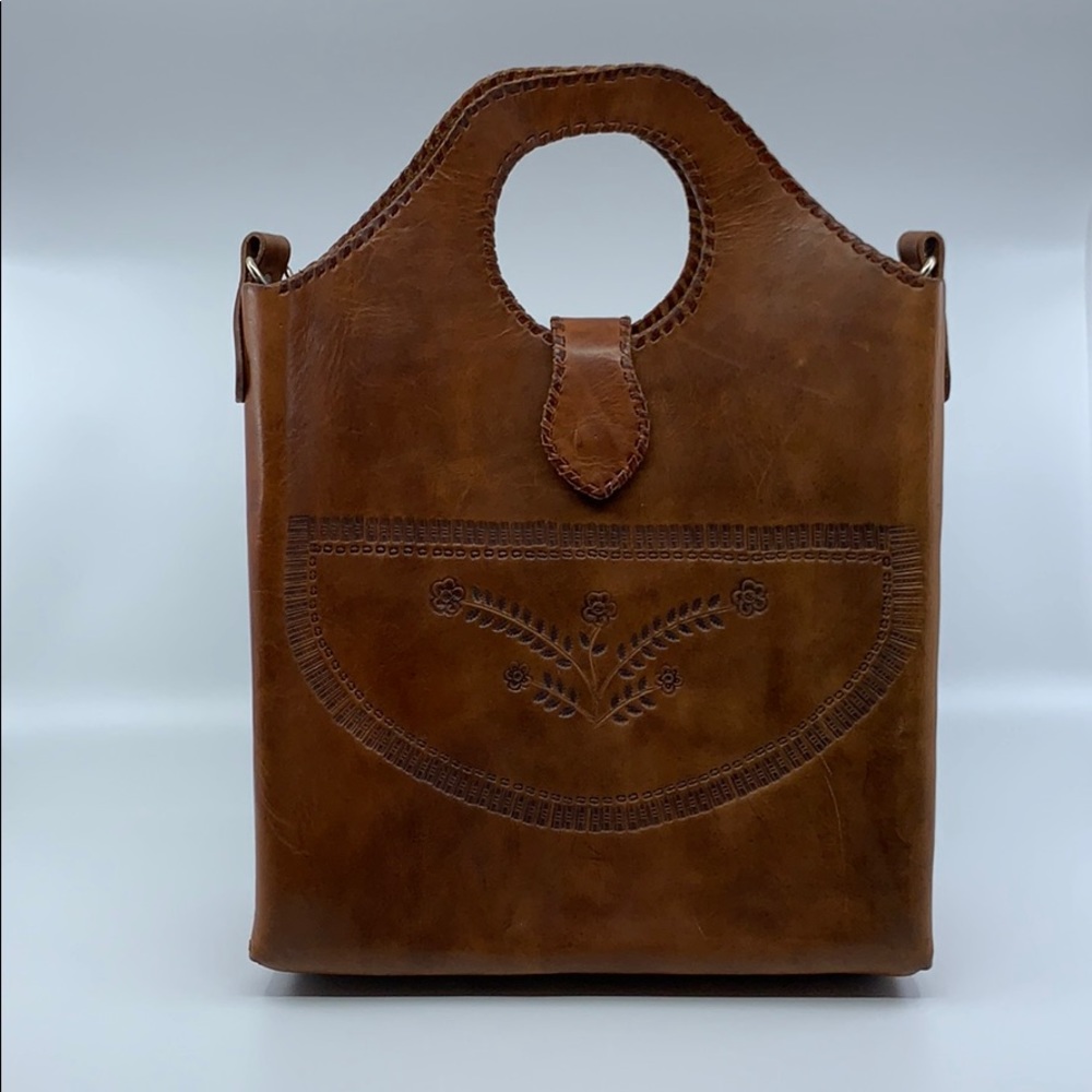 Handmade engraved leather purse